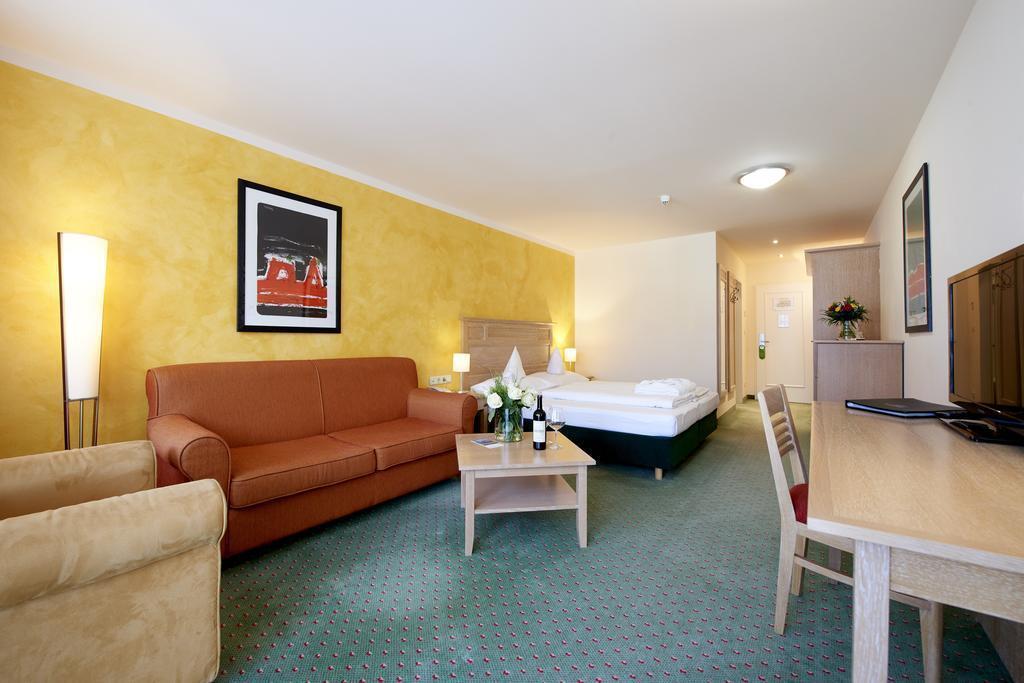 Das Hotel Eden - Das Aktiv- & Wohlfuehlhotel In Tirol Auf 1200M Hoehe Зеефельд в Тироле Экстерьер фото